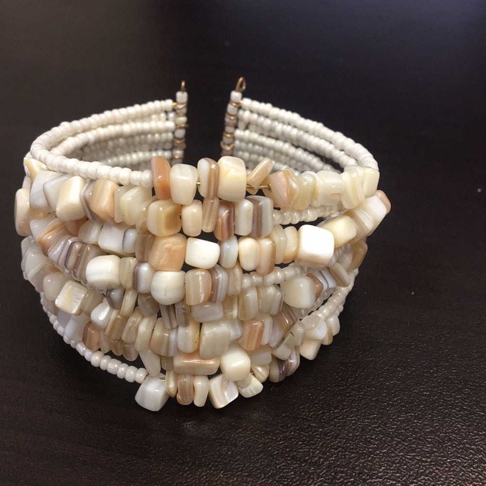 Cuff bracelet adjustable